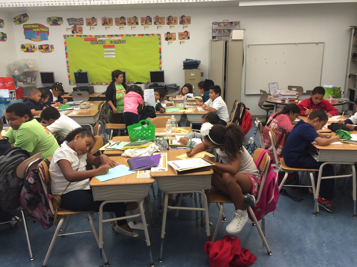lrocafort54's tweet photo. FAS has a quality Afterschool FUTURES that provide safe, engaging and fun learning @FASPrincipal @vpbranco @SWilsonELT @CruzELTNewarkNJ https://t.co/U1C6mbSvR0