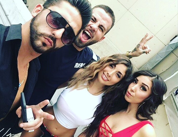 WeekendBeachC's tweet photo. ¡La mejor selfie de sábado!  

Este grupo podría descontrolar el próximo 12 de Noviembre Halloween Fest 2016. https://t.co/R94LK8aWph