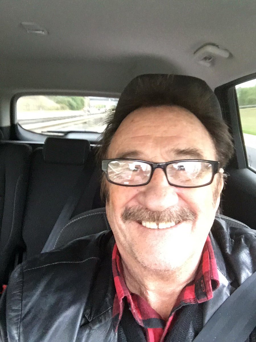 PaulChuckle2's tweet photo. Look out Colchester @essexsusubzero we're on our way #TOWIE 😎😃👊👍🍾🍸🍺 https://t.co/mQkw5VcpR2