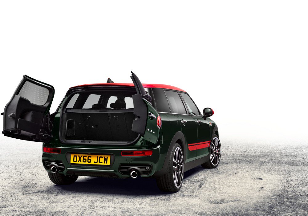 MojSamochodPL's tweet photo. Prapremiera MINI w Paryżu https://t.co/AfTatxGuma #MINI #JohnCooper #Clubman #MondialAuto https://t.co/wOsskBiEWB