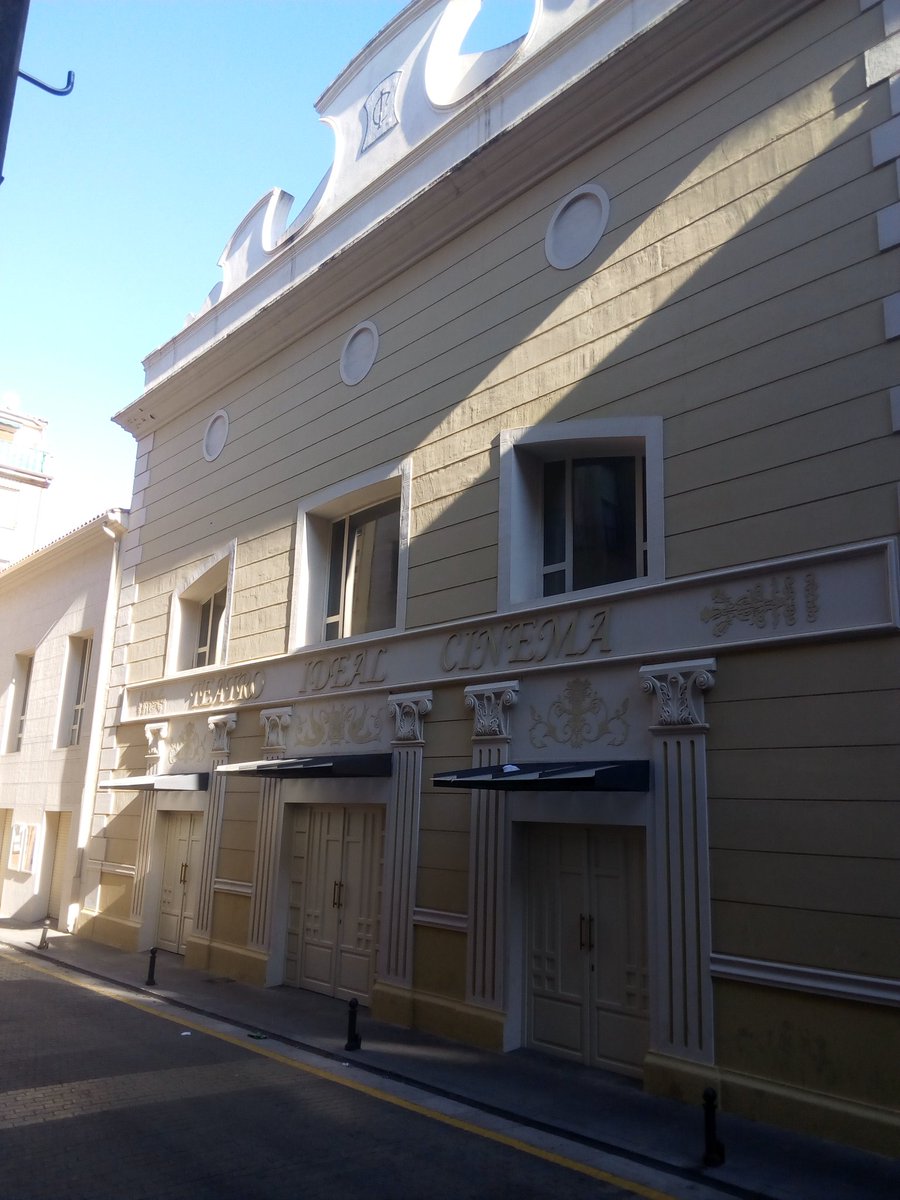 #CarnedeGallina hoy a las 20:30 en el <a href="/Teatroideal/">Teatro Ideal</a> #Calahorra #LaRioja Todavía estáis a tiempo. No os la podeis perder. Risas aseguradas