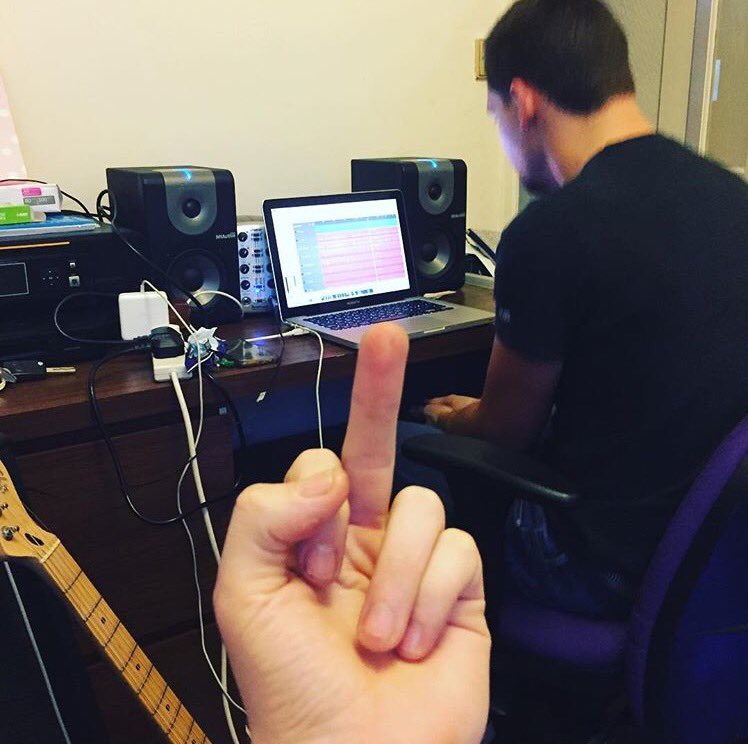 NoTeefUK's tweet photo. Guitar 1 done. Now fuck off https://t.co/RWeDfrGo5u