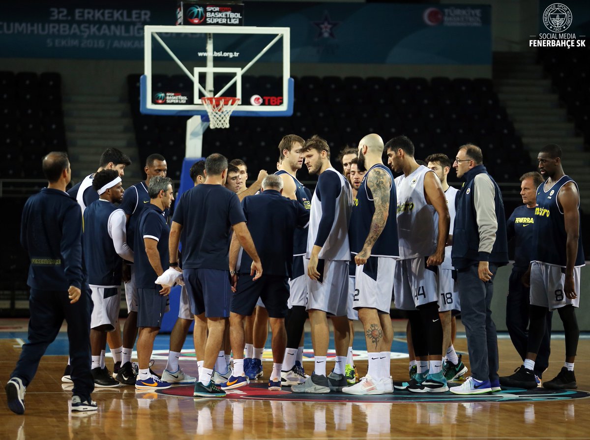 Fenerbahce's tweet photo. Günaydın Büyük #Fenerbahçe Ailesi! https://t.co/d1RiRDzfaT