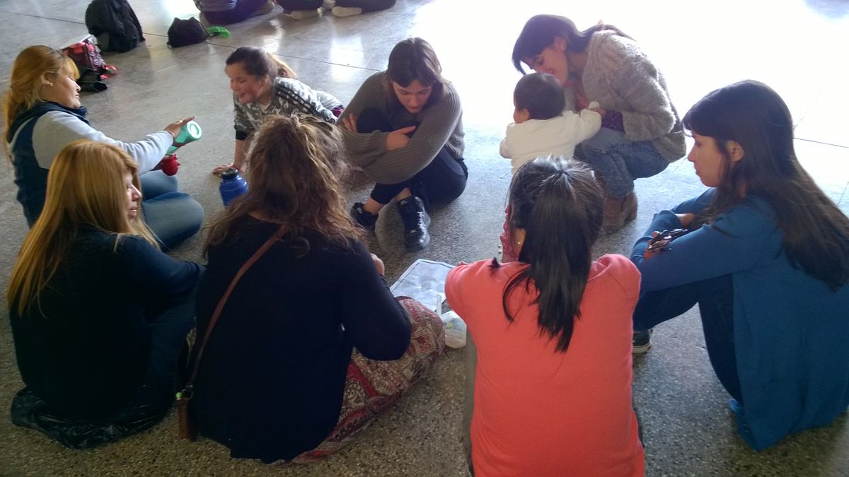 ENPLEncuentro's tweet photo. Junto a compañeras de todo el país, desde la diversidad en la unión, nos proponemos construir estrategias de organización popular! https://t.co/lCJnu34oeV