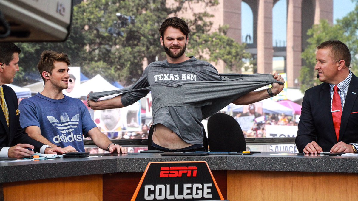 aggiefblife's tweet photo. Real recognizes real.

@TheChainsmokers know what's up. 

#BTHOtennessee #ItsAboutUs https://t.co/BlhGS7g7B8