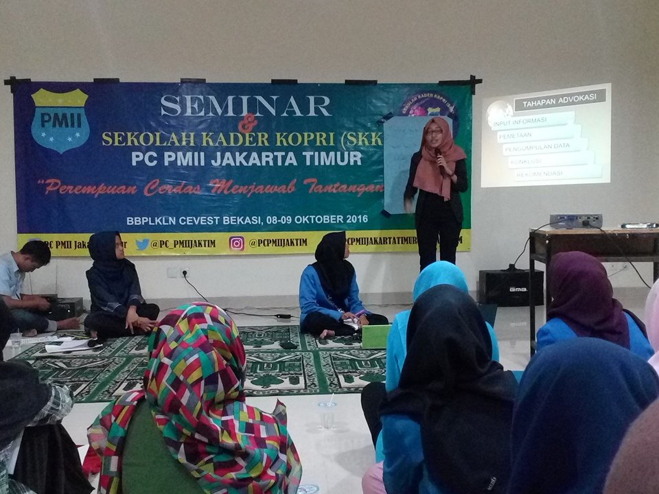 pc_pmiijaktim's tweet photo. Materi "Advokasi Kebijakan Publik" olh Sahabati Wulan Sari, SH., MH selaku ketua bidang Advokasi Kopri @KOPRIPBPMII https://t.co/7sIJatmiyf