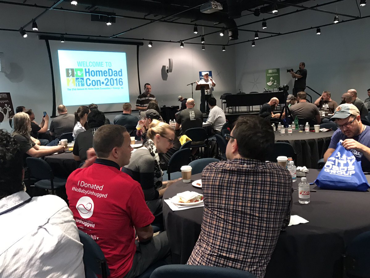 darienm's tweet photo. Attending #HomeDadCon with tons of other at home dads. https://t.co/MKD4mwgZT1