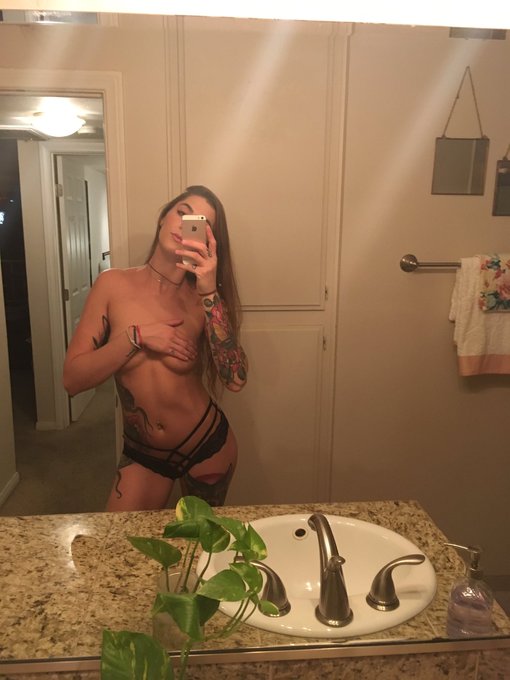 Morning! Going to try for an early day today! 💕 https://t.co/5GZnDqhuYK