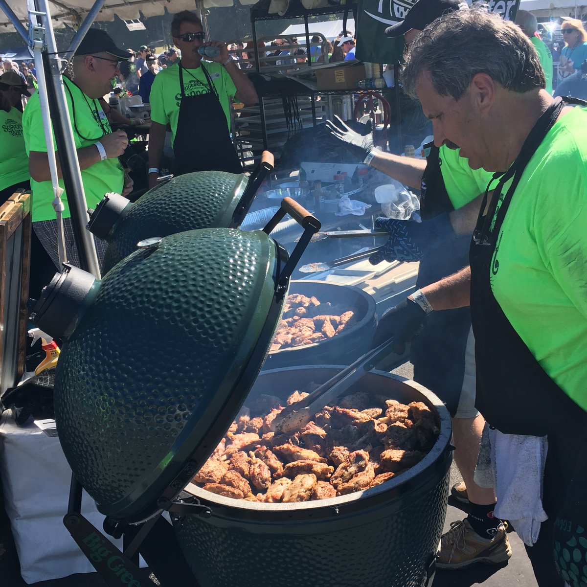 jpsmokin's tweet photo. Wangs!! #EGGtoberfest2016 #BGE https://t.co/K5K4LEsAPj