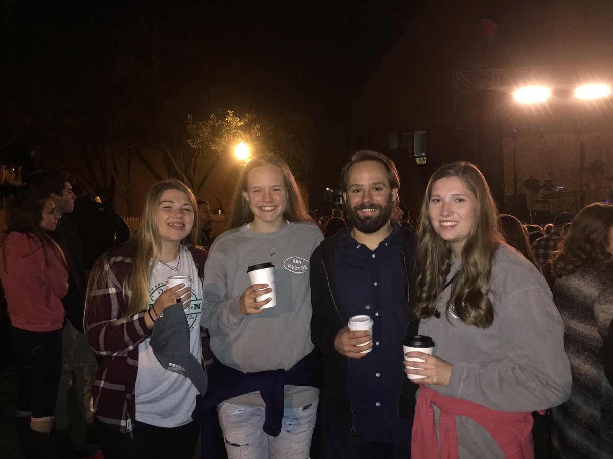 laurenemccarty2's tweet photo. Got to see Big Ben tonight and didn't even have to travel to London #secondtimebesttime @benrector @DrewMcCarty15 https://t.co/B6DeCQy9av