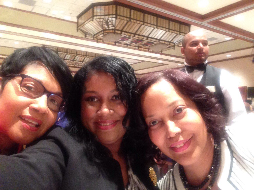 jayemia's tweet photo. Enjoying @SpelmanCollege #SistersBrunch with my #sisters @EmoryUniversity #BlueMelody https://t.co/bAVINHvz5Y