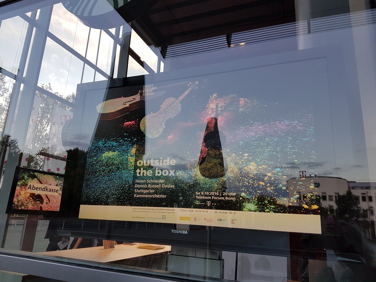 bonntouren's tweet photo. Schön, wie man empfangen wird! #outsidethebox #otbmusic mit @Schuelermanager beim @Beethovenfest #befebo #Beethovenfest in #Bonn https://t.co/YMJ9QxsbwX