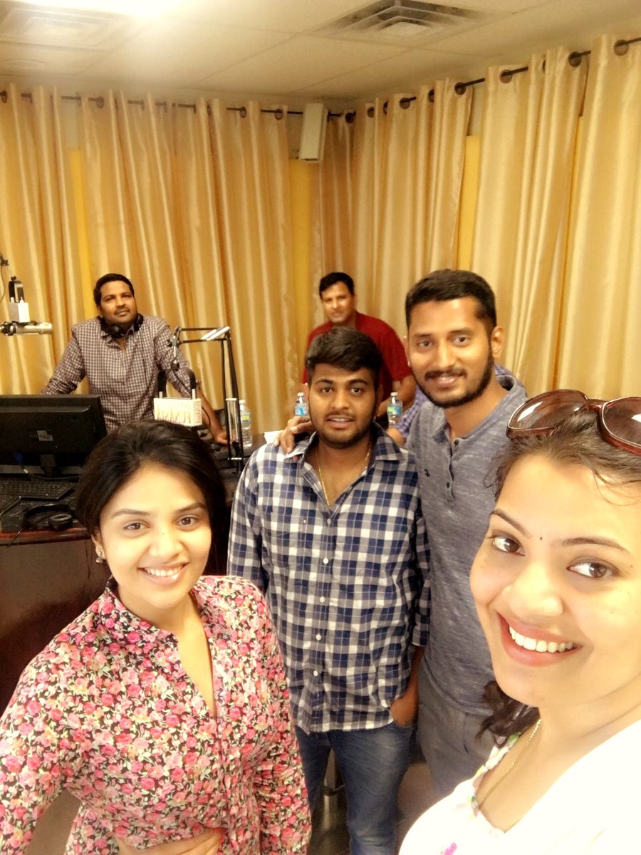 MukhiSree's tweet photo. Before the show, here we are on air at Yuva radio Dallas! #Dallas #octdiaries #Radio #Onair 😍☺️😁 https://t.co/hn6ze1OCAC
