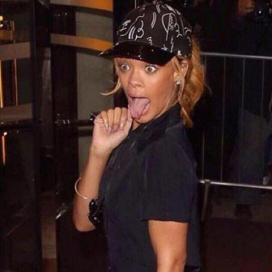 ririvibes's tweet photo. Me not texting u back vs me not getting texted back...😩😝 https://t.co/limUb1gDj6