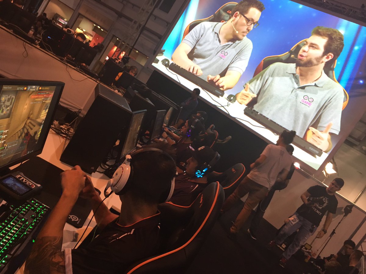 SocialNAT tweet media