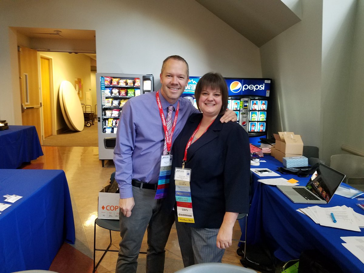 renosenor's tweet photo. Rocking the registration booth with Anna Cicak #PLANeNVy #uniquelynv16 https://t.co/xqVAdf7d1X