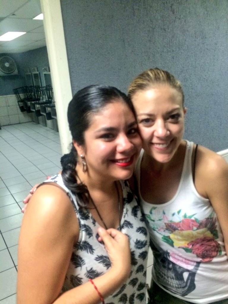 PattY_dvg's tweet photo. Suuuuper feliz!!! Muchas gracias por hacerme feliz!! Tqmm con todo mi corazon! @FernandaCGA  💙💙💙 https://t.co/Hjh7vaLg28