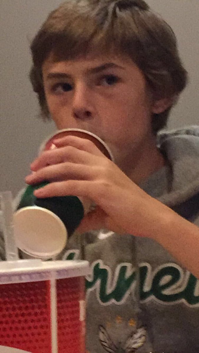 MasonNevers's tweet photo. happy birthday zoom zoom! #whiteline #3rdlinegrind @Liambings20 https://t.co/PwVSLp5ZBp