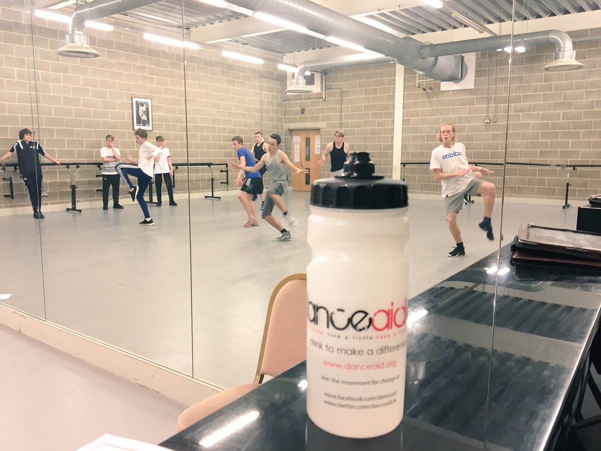 AlphaEliteWorks's tweet photo. @JonFordSmith putting the boys to work today @PERFORMERS_COLL with help of @danceaidUK 😉 #dancetomakeadifference https://t.co/lRSkxTAnbK