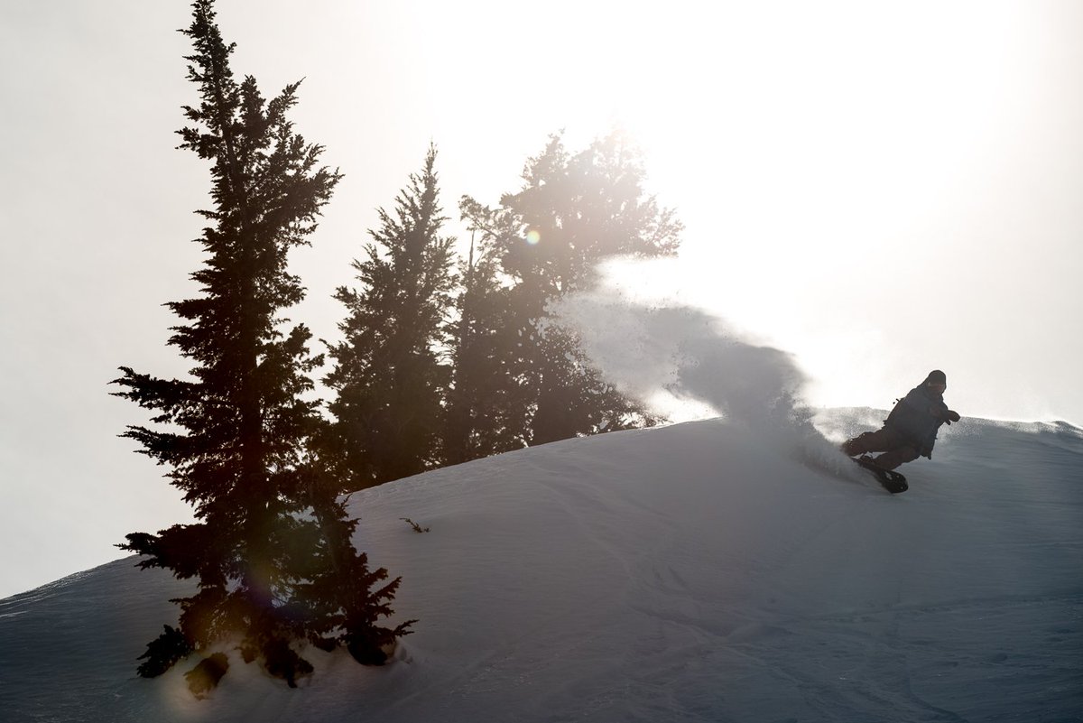 k2snowboarding's tweet photo. Yo Amagai catchin' a sun wave πβ | Colin Wiseman photo | Donner Pass, CA | #weareallenjoyers #seekandenjoy #k2splitbean https://t.co/95iszNzU3d