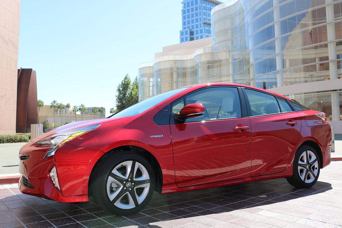 SeHablaToyota's tweet photo. Hay quienes dicen que los híbridos no tienen espacio, hasta que algo abre sus mentes. #GoPrius https://t.co/bQm31t8Htl
