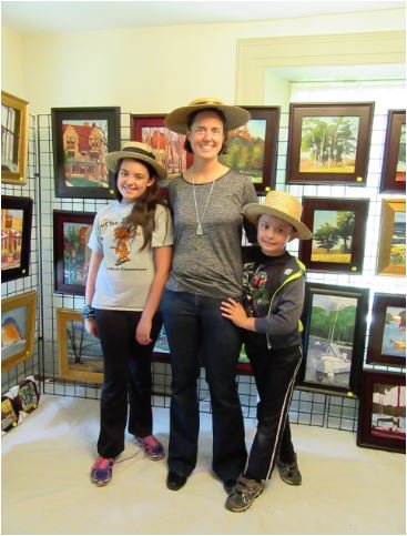 Artist #MichelleSavasThompson with her kids last night during the #cbast.  Stop in today until 5P or tomorrow 11A-4P!  #cedarburgartistguild