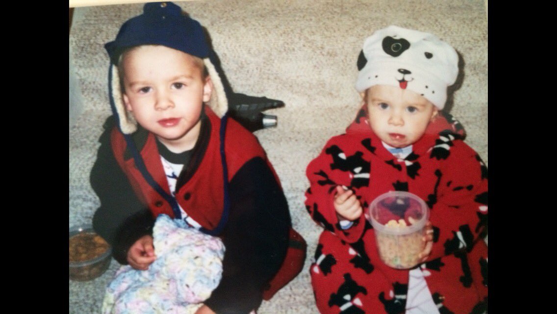 _Emily_Moore_1's tweet photo. Happy Birthday @BIGnate_19 hope your partying it up at college!🎈 https://t.co/VjM48ygIvl