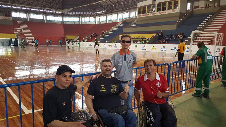 RSPARADESPORTO's tweet photo. Semis da Copa @loteriascaixa de #Futebol5 no Tesourinha
CEDEMAC-MA 1-0 @ACERGS
@IsmacMS 3-0 ADVIMS-MS
Amanhã de manhã a grande final 😉♿⚽👍 https://t.co/pST0LMRenE
