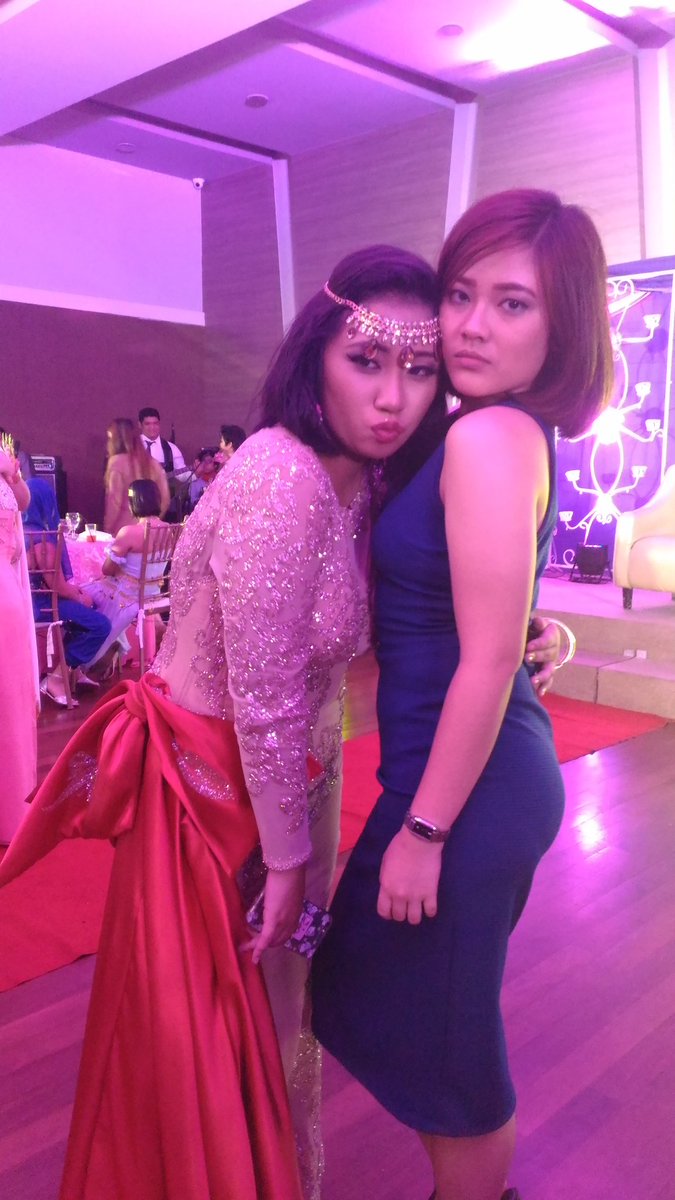 reyreyxia's tweet photo. Solid 🍷🍻🍸 thank you @Lesleeeeeeeey_  #leSLAY @18 😘😍😚 https://t.co/qMEoULrpAJ
