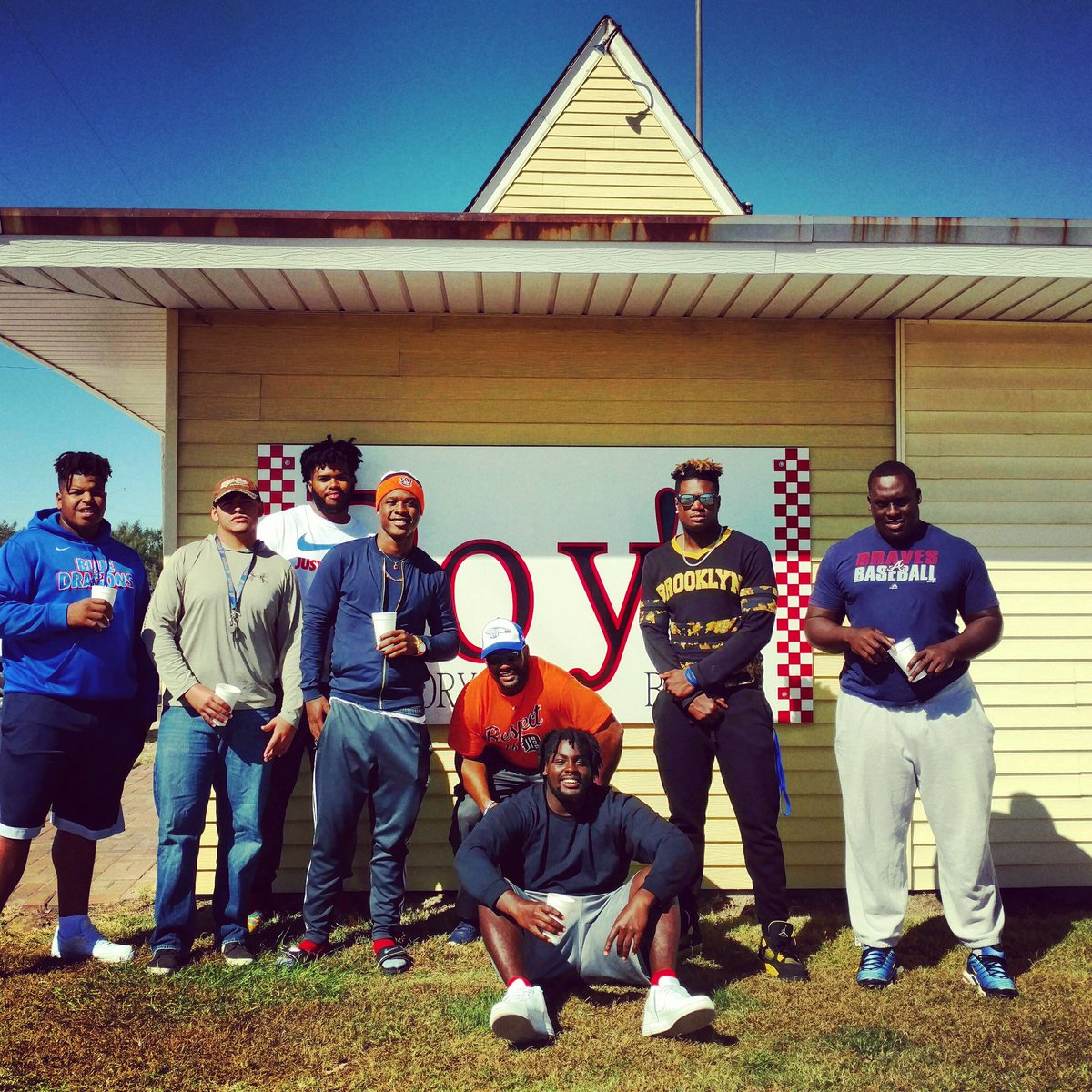 TheSamuraiCoach's tweet photo. Had to take the DL to the best BBQ joint in Hutch Been some good things goin. Hope this is motivation to finish strong! #bluedragonfootball https://t.co/M3QNRZQpHz