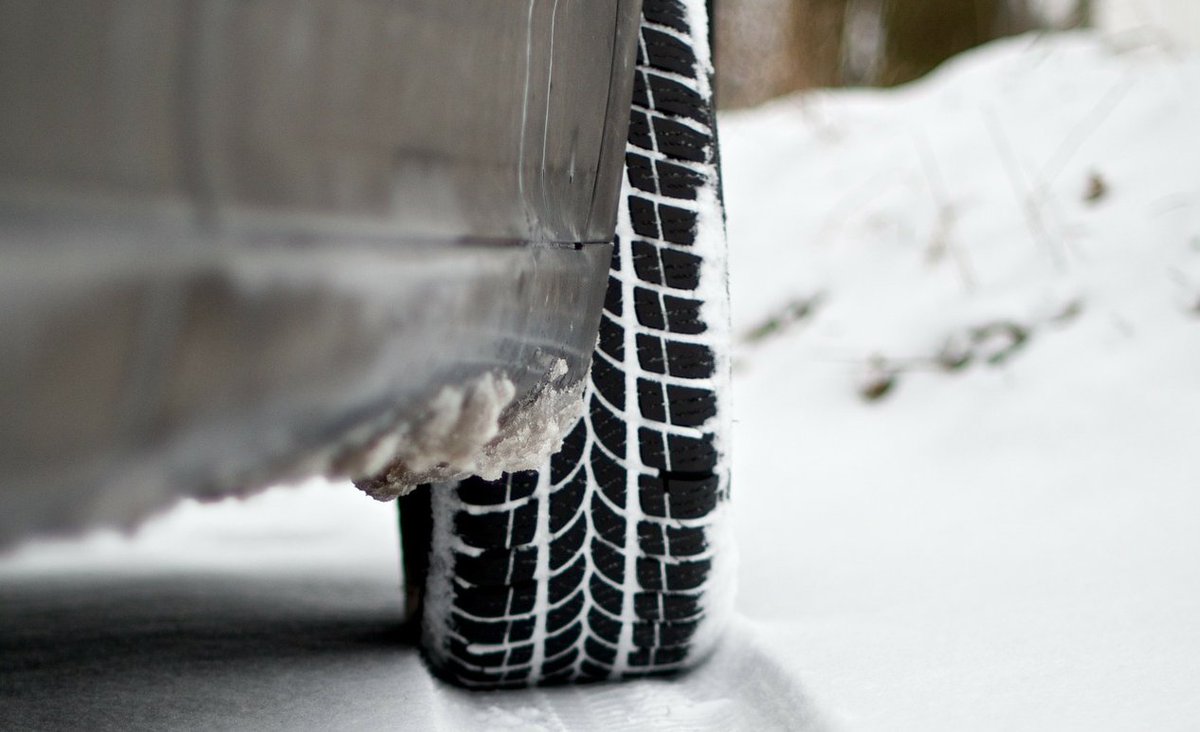 CARFAXca's tweet photo. Winter tires are made of a special rubber that grips cold &amp; icy pavement better than all-seasons. Live in Canada? You need them. #caradvice https://t.co/d93UtZQSHA