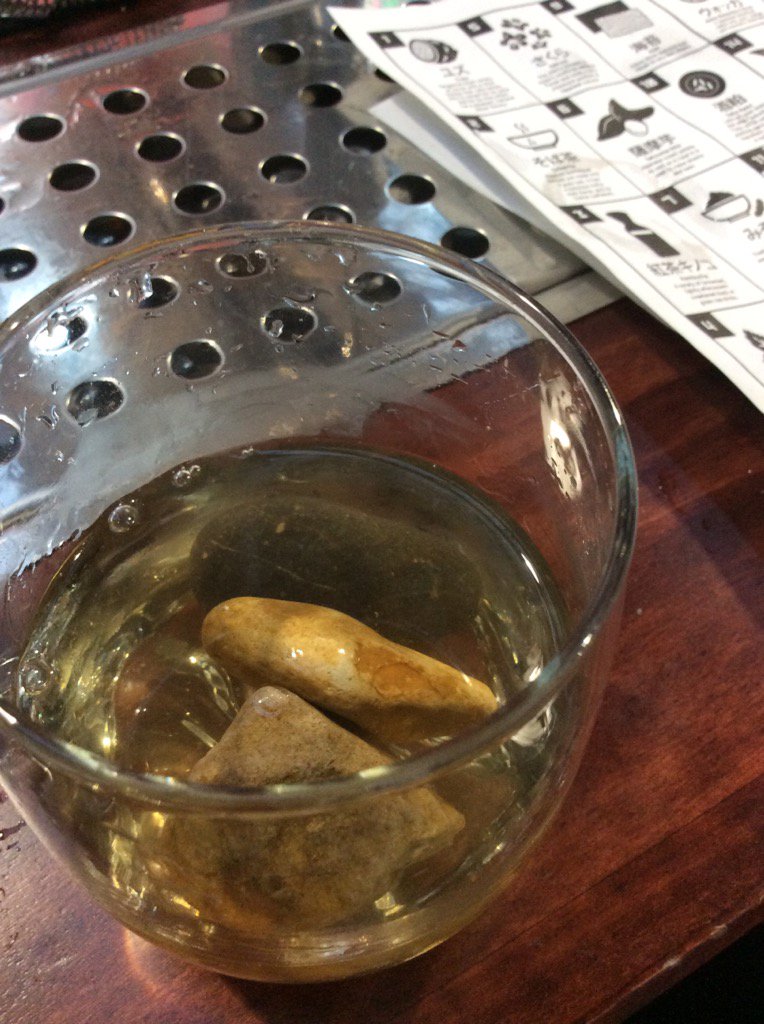 FrancescaKH's tweet photo. Literally on the rocks. Bergamot and rose at #LCWROKA https://t.co/8RM3tl5Zch
