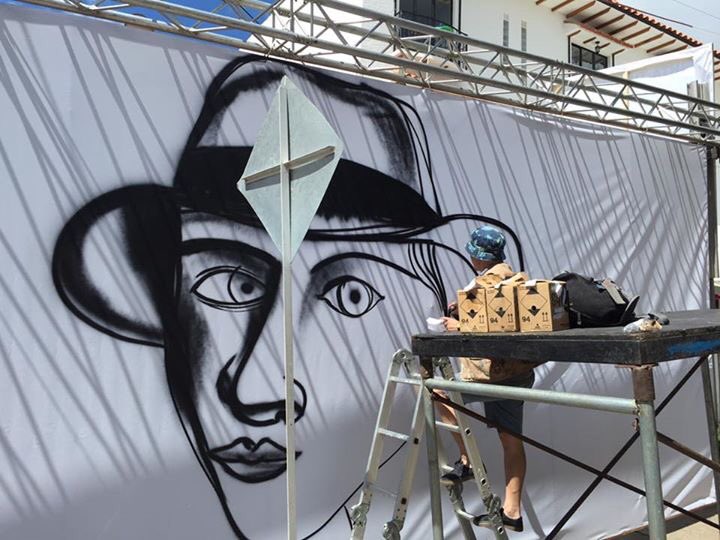 ColorUrbano1's tweet photo. ¡BUENOS DÍAS VELEZ! Iniciamos la gira #ExpedicionSantander , estaremos pintando un mural y un lienzo cada 15 días en un pueblo diferente!!🎨✅ https://t.co/0kyI9B2c7U