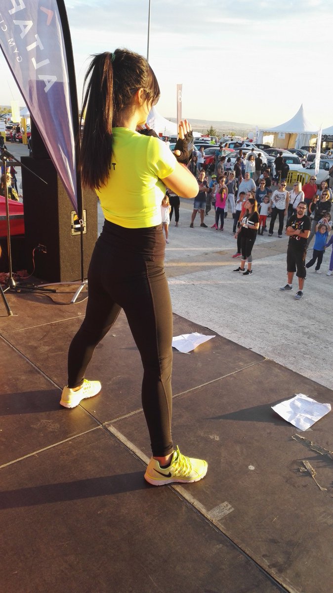 FestiVanFT's tweet photo. #FestiVan haciendo GBox. Cuidado con Sara! #Altafitrivas https://t.co/JneIfIXXiU