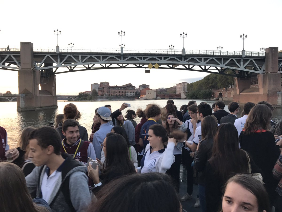 frederichuynh's tweet photo. Super début de soirée du #SoCRA2016 #CRA16 organisé par @ESCadrilleTlse avec @cnje ! https://t.co/OxofrCBNyj