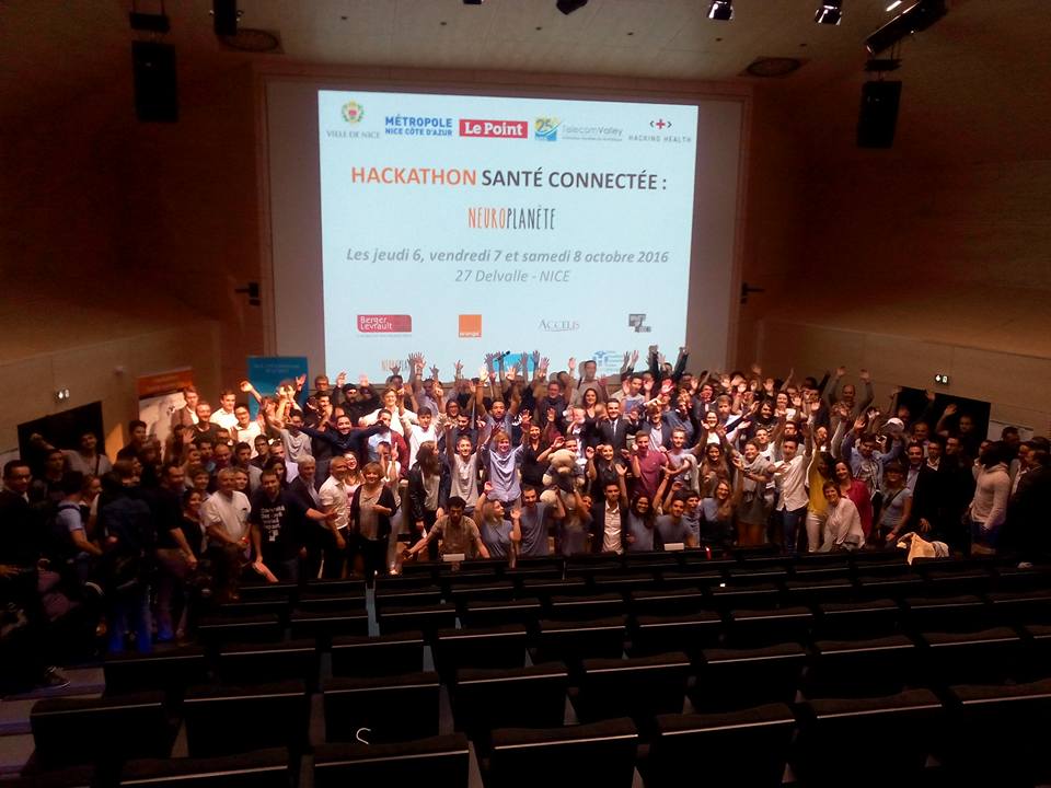 CHUdeNice's tweet photo. 3 jours intensifs :
#Neuroplanète avec " #LePoint ", les lauréats du #Hackathon 2016, @HHNiceFrance avec le @CHUdeNice https://t.co/tHPuy6a4wE