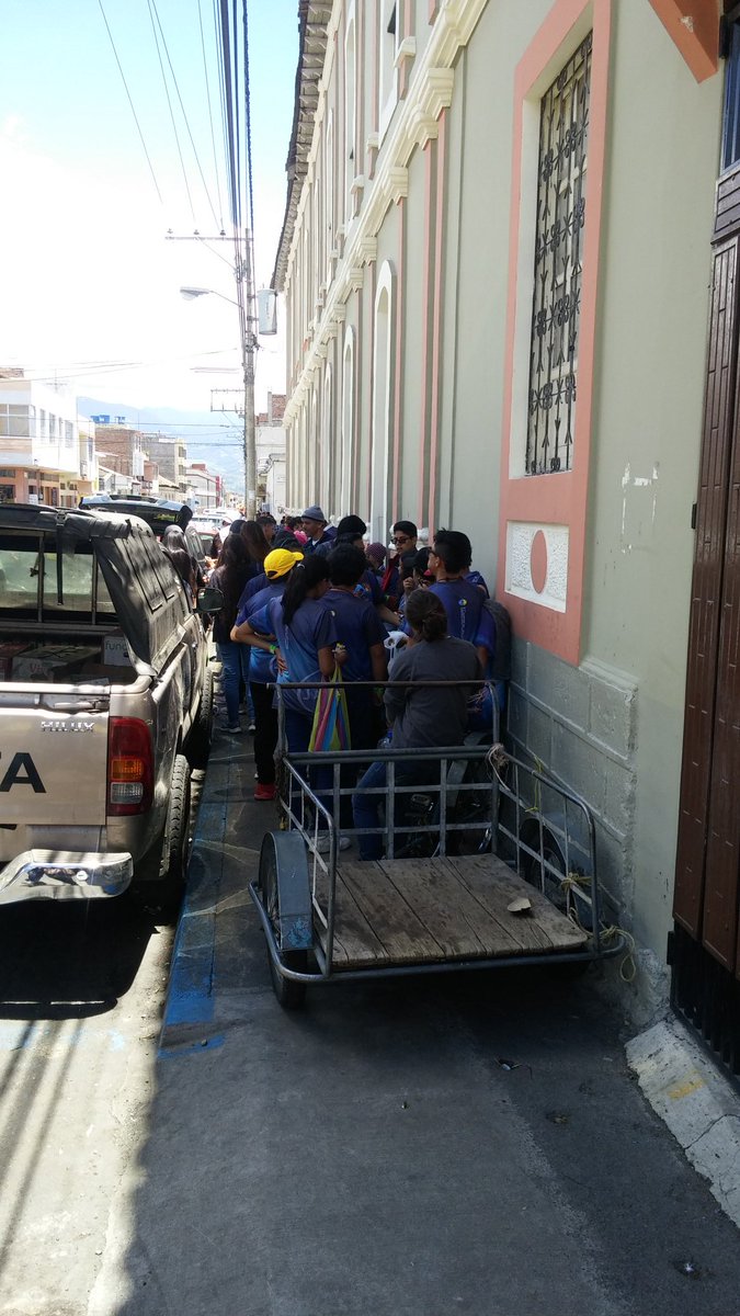 parkourMur's tweet photo. #Riobamba Mercado San Alfonso 
Jóvenes Adventistas
#ImpactoRiobamba 
#CamporiUE 
@NapoCadena https://t.co/1b2cZ29SX5