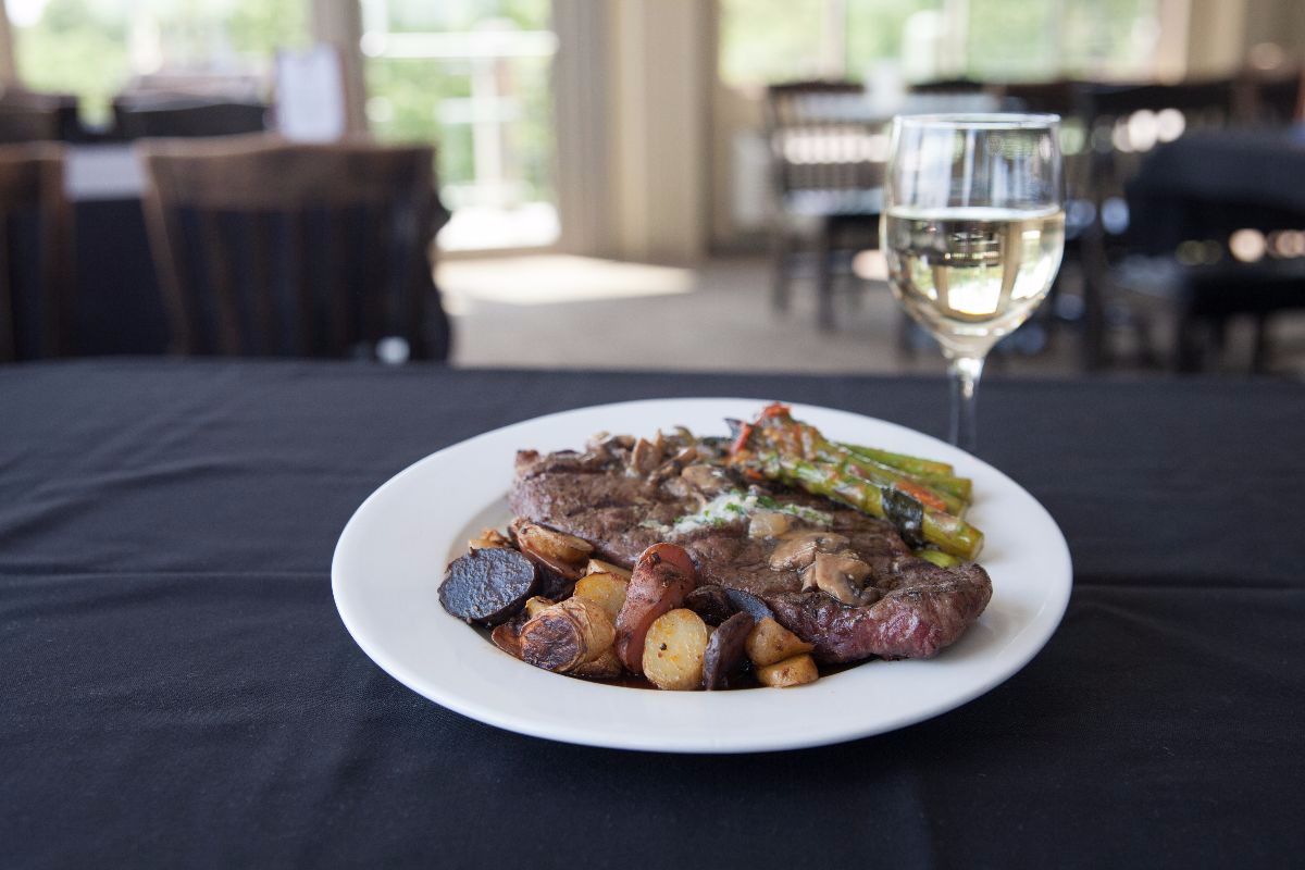 aerieswinery's tweet photo. Looking for something new to do on #datenight? We've got an idea for you. https://t.co/6dEjlAPv5r