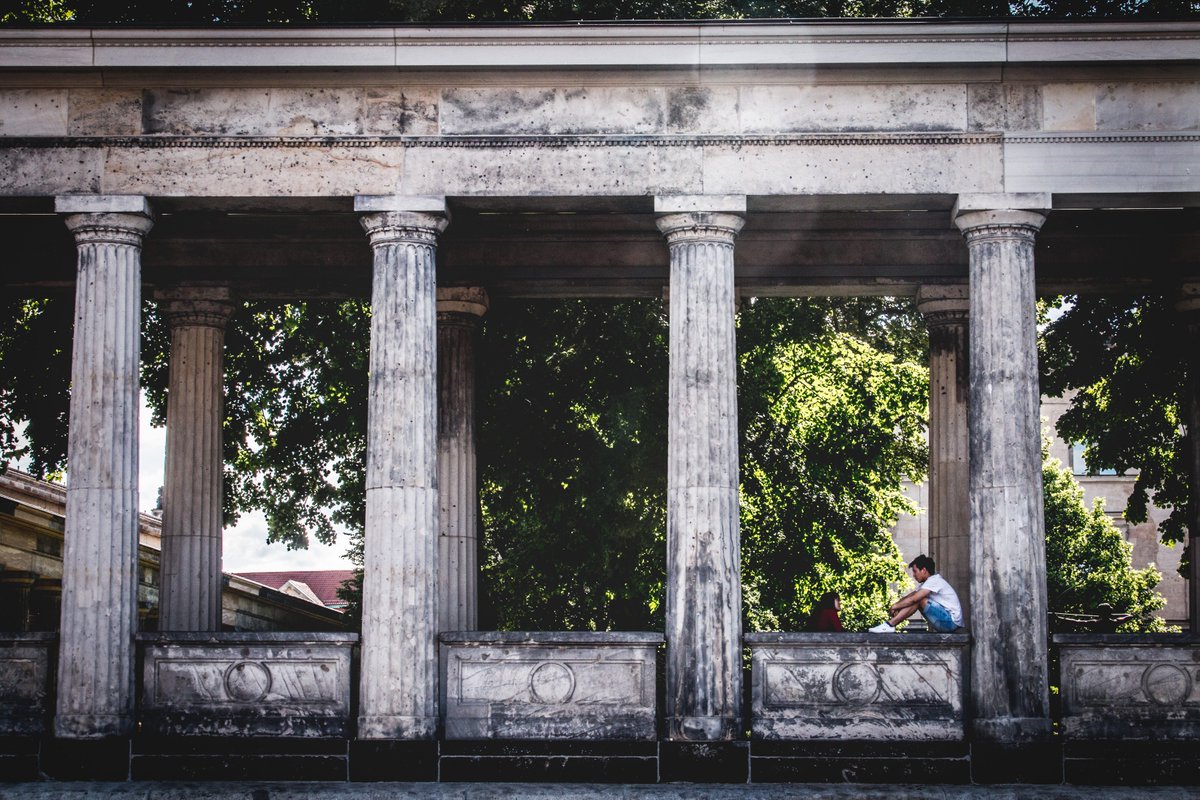 Koukichi_T's tweet photo. https://t.co/Cum2Mpxr3H #ファインダー越しの私の世界 #ktpics #EyeEm #photographer #street #history #couple #travel #visitBerlin #dramaticangles https://t.co/9vU9Xz7NKh