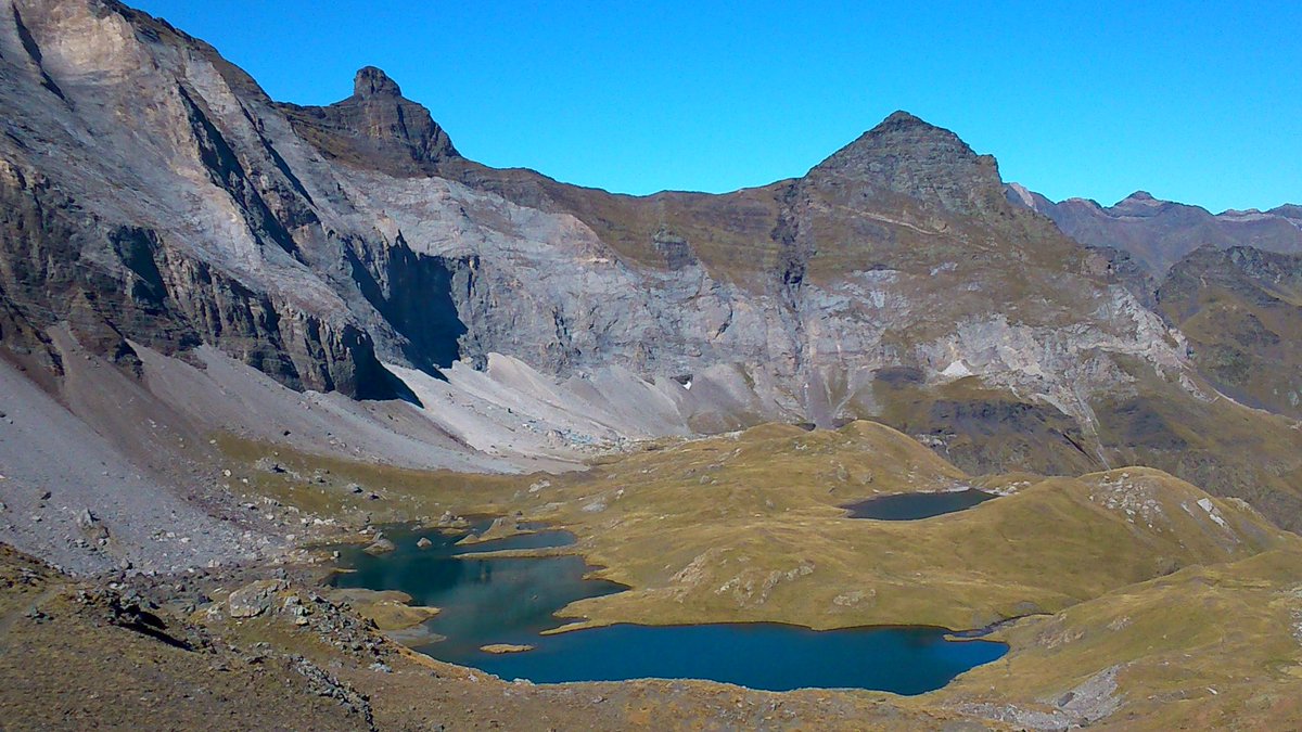 fotillosymas's tweet photo. Aún impresionado por el panorama que se divisa desde el Puerto de #Barrosa. Paisaje top en el Pirineo aragonés #Bielsa #Barroude #Troumouse https://t.co/D4cq2p25hX