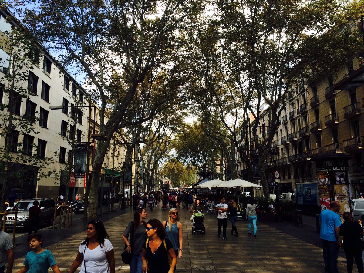 Benji_dxb's tweet photo. And finally a brief stroll along #LaRamba. https://t.co/5IKNJuKsB2