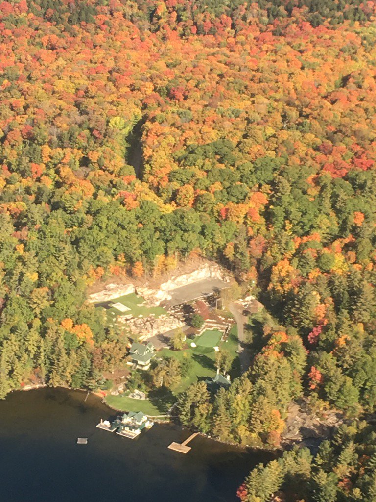 milesnadal's tweet photo. Spectacular thanksgiving colors, at the Rivers of Rosseau, Muskoka Ontario https://t.co/tvf1geCN0S