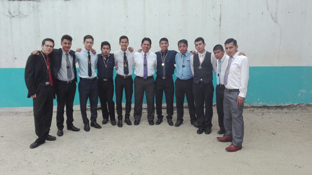 En directo desde PUYO-ECUADOR, el Equipo HASHEM-RÓY... GRACIAS AL COLPORTAJE EN ÈSTOS QUINCE AÑOS, FELIZ SABADO, #escribiendohistorias