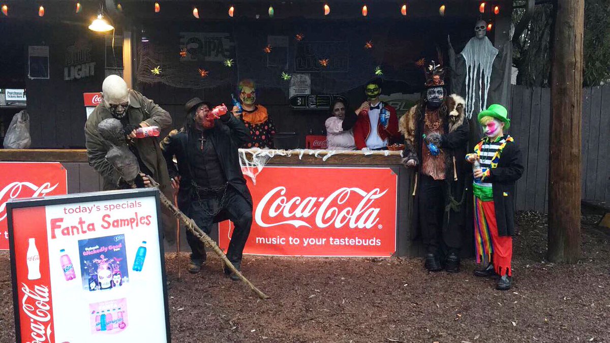 Tagsylvania's tweet photo. @CocaCola is doing free #Fanta samplings tonight hourly prize drawings and they have candy #upstateny#twintiers #tagsylvania #Halloween2016 https://t.co/yOZa9gQj0Y