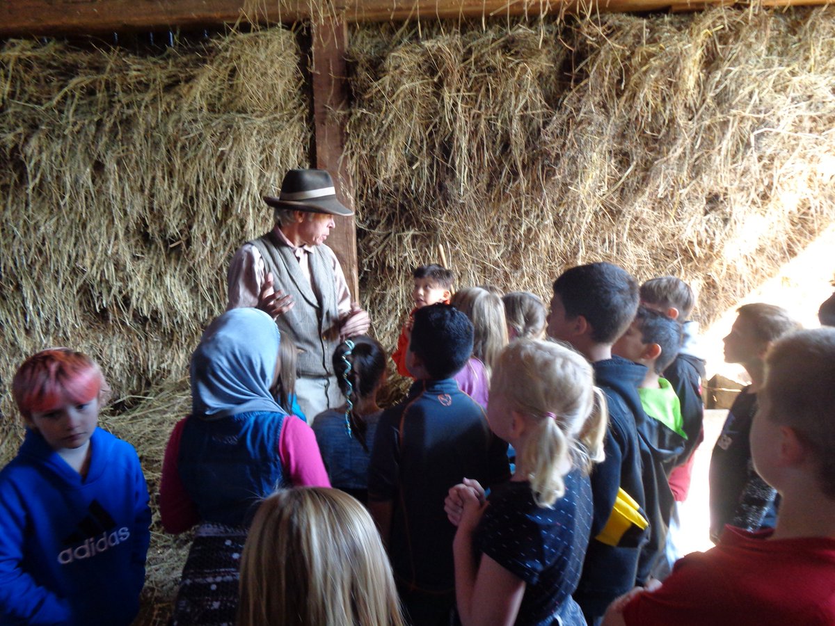 Mrs_Guetzkow's tweet photo. Visiting Oliver Kelly Farm! https://t.co/Fj4Q5YpmFL