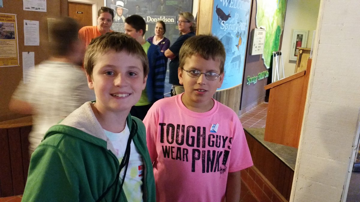 MrsZink136's tweet photo. Students having fun at Spring Mill! #EwGameOn https://t.co/q8cw05EBr6