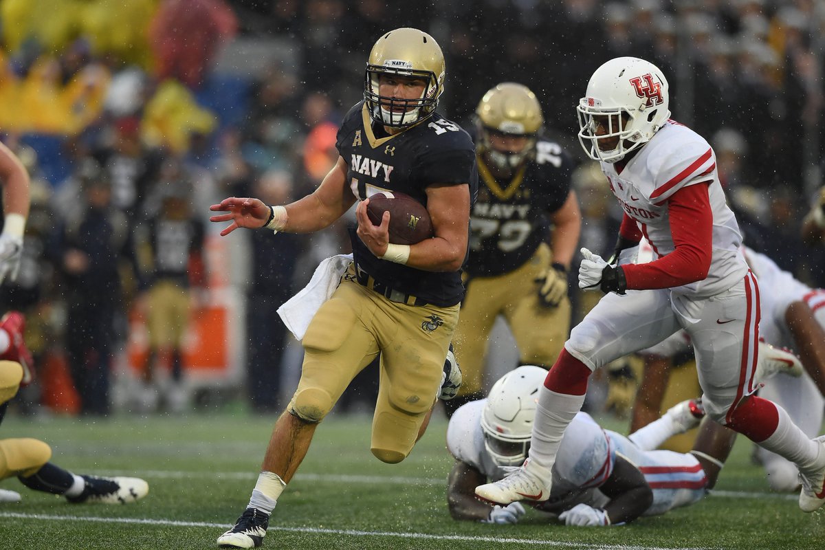 ESPNCFB's tweet photo. DOWN GOES HOUSTON! 

Navy's 46-40 win over No. 6 Houston is their biggest upset win since 2008! https://t.co/adLJmoxKW1