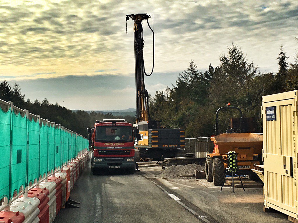 JJ_tippertrucks's tweet photo. Emergency response road sweeper at Nantycaws today. #sendforJJ https://t.co/fdfuR291Ad