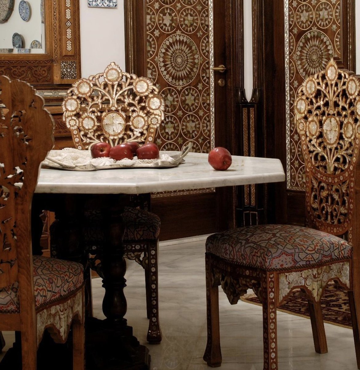 ETQAANDesigns's tweet photo. #ETQAAN brings to life haute-interior concepts for its clients by complementing authentic #heritage pieces with contemporary #design. https://t.co/L1JvnJQuGX