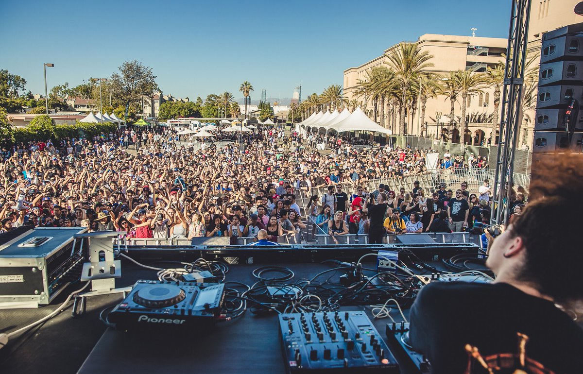 MyFavoriteEDM's tweet photo. @FoolsGoldRecs Day Off in LA 🙌🎵🎉 #Festival #EDM https://t.co/IeE4XDjZFu